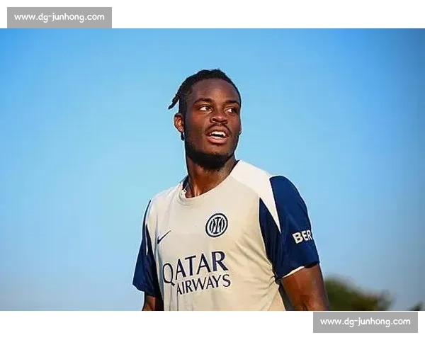 泽林斯基与比塞克恢复完整合练 国米新援组加速融入