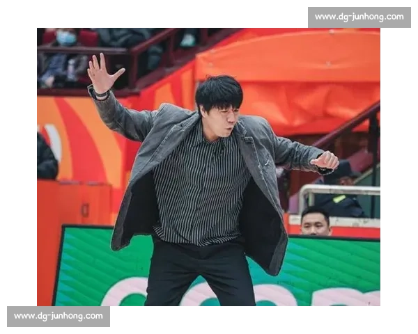 邱彪锁定双锋线拼图!山东男篮剑指季后赛,新赛季能否掀翻传统豪强? 邱彪锁定双锋线拼图!山东男篮剑指季后赛,新赛季能否掀翻传统豪强?