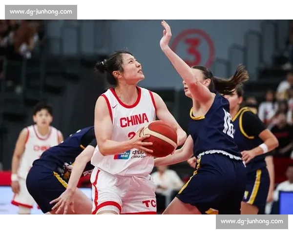 中国女篮 124-57 再胜波黑：双塔制霸 + 外线狂飙，热身赛双杀欧洲劲旅